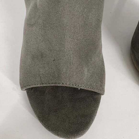 Christian Siriano Taupe / Green Faux Suede Open Toe High Heels Sz 8.5 - Picture 5 of 15